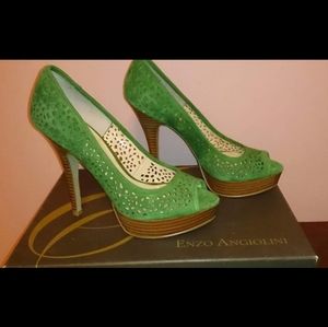 Women's size 4 shoes